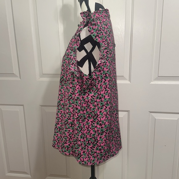 Jade Pink and Black Ruffled Cap Sleeve Blouse - Picture 2 of 6